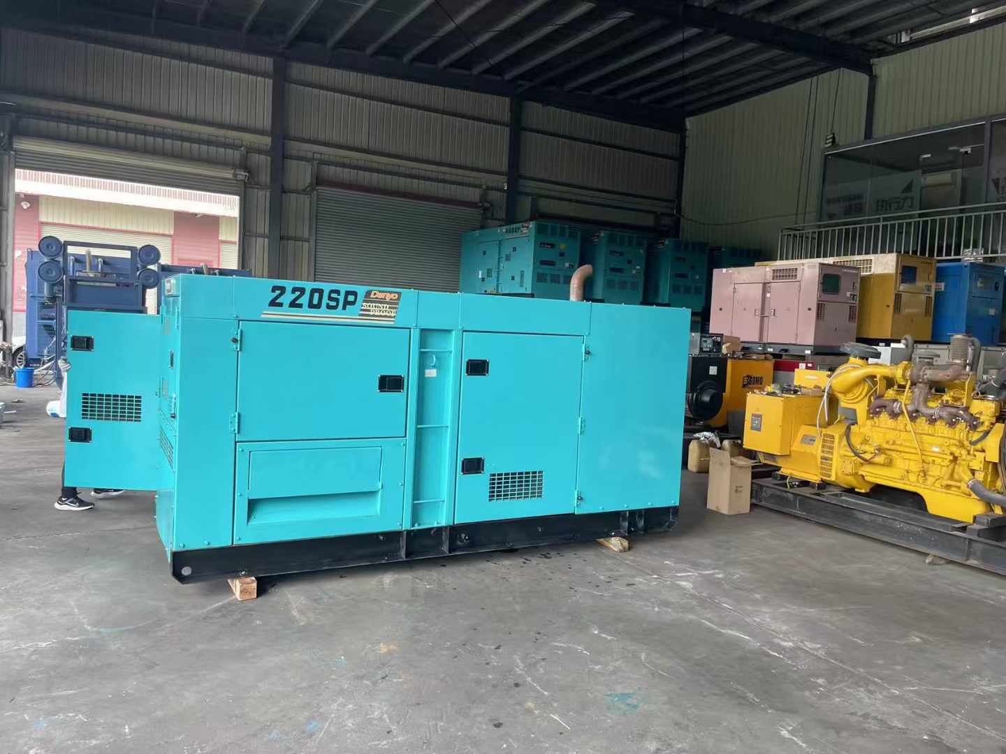 晋源800kW 柴油发电机的输出电流波动范围是多少？